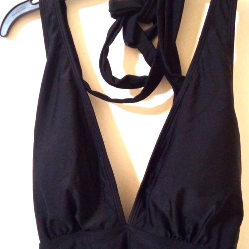 CUPSHE BLACK HALTER WRAP TIE PLUNGE V-NECK ONE PIECE SWIMSUIT SIZE SMALL NWT - Picture 5 of 7